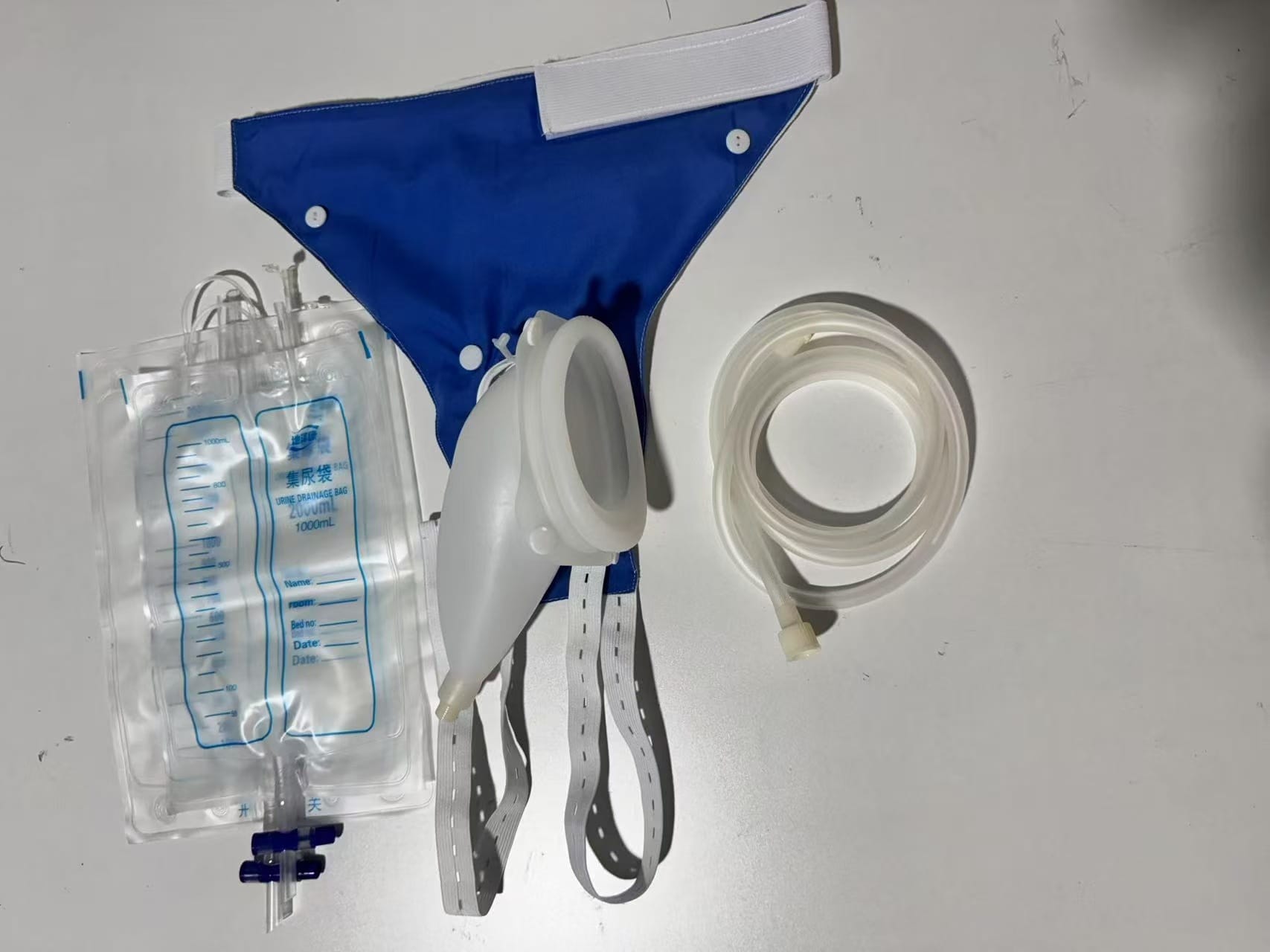 54368293-7db6-4a7d-9aa0-58f2f99f0f4c.jpg Urine Collector for Female